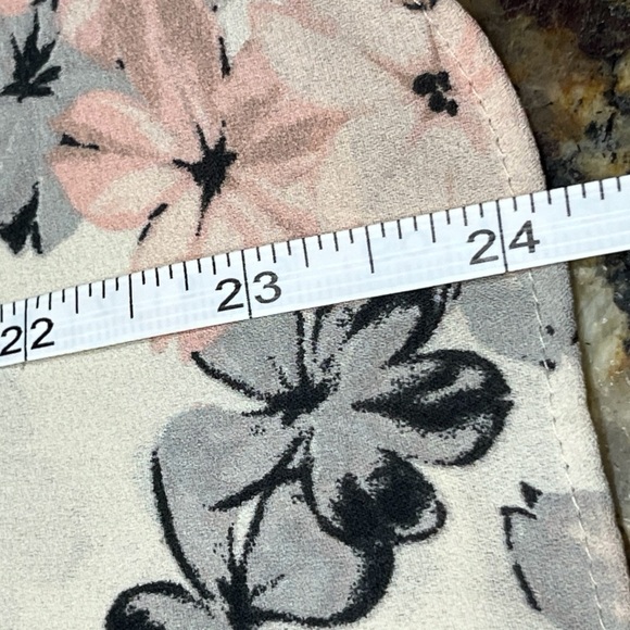 Like New! LOFT Pink and Gray Sleeveless Blouse - Picture 6 of 6